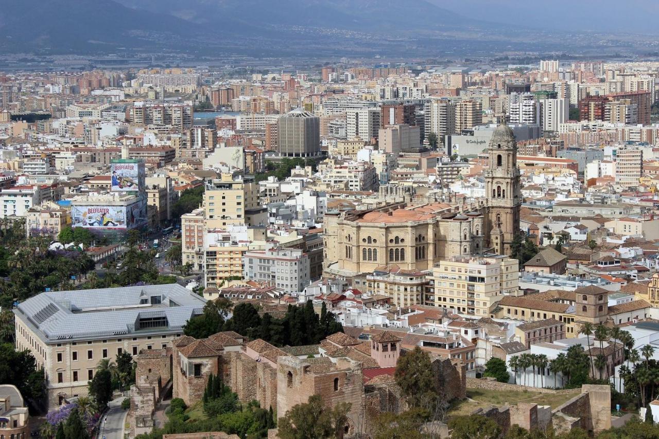 Del Parque Flats Museo Del Vino Apartment Малага Екстериор снимка